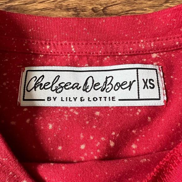 Chelsea DeBoer by Lily & Lottie - Augie Tee (Red) - Picture 4 of 6